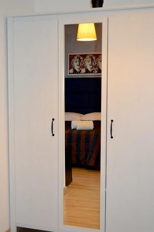 Bed & Breakfast Check-Inn Rooms Rome