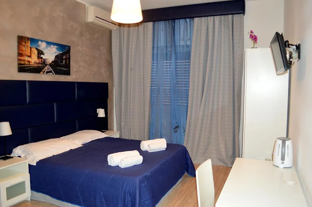 Check-Inn Rooms Rome 3*,